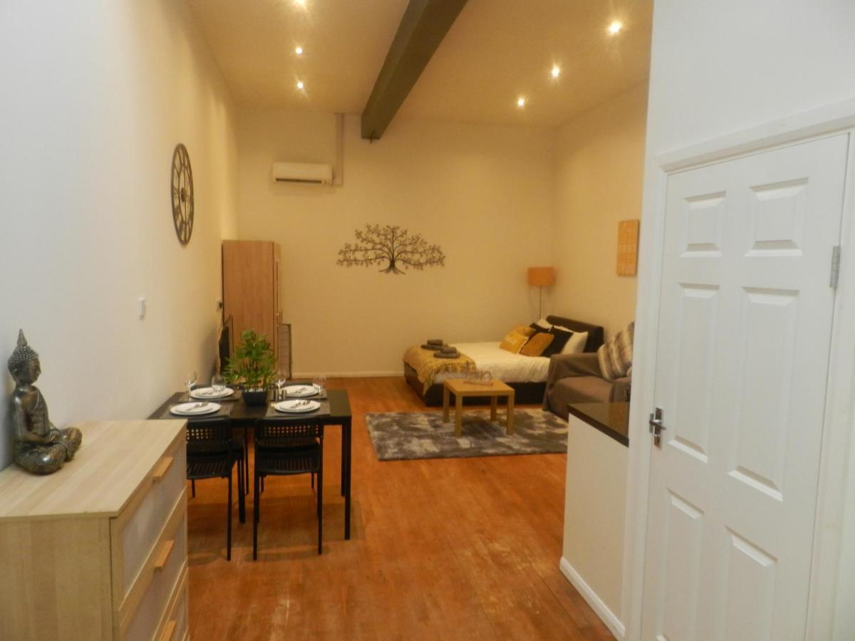 Luxury, Spacious City Center Studio W/ Air-Con Лестър Екстериор снимка